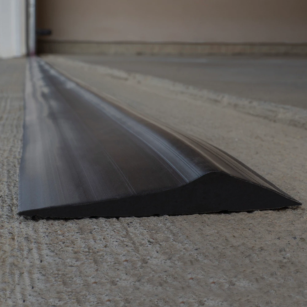 Seuil anti-saletés pour porte de garage sectionnelle – au mètre ou en rouleau de 6,10 m